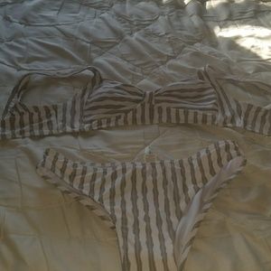 Brand new cupshe stripped baithing suit